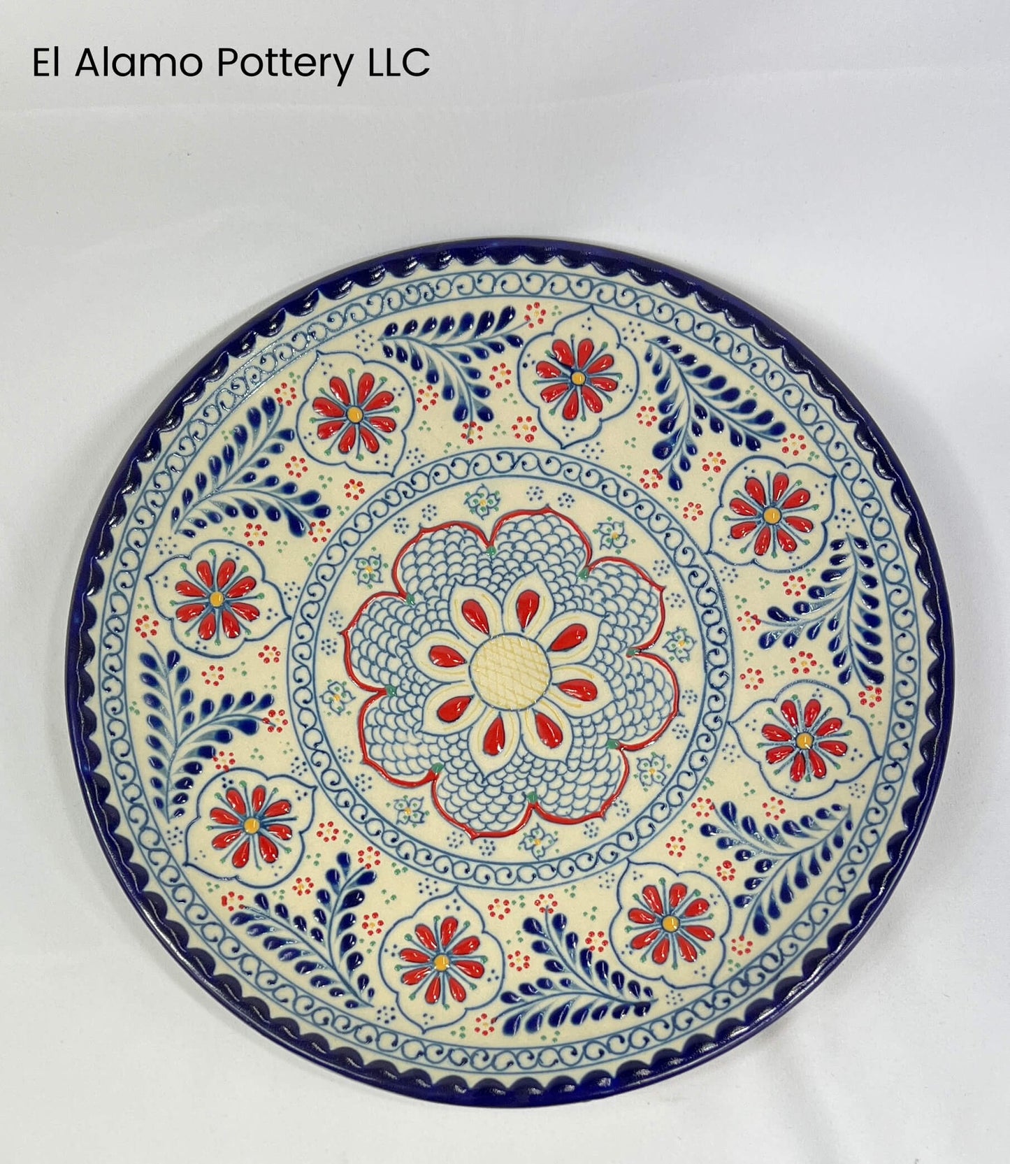 Plato de Talavera artesanal – Fiesta Floral Roja y Azul (11")